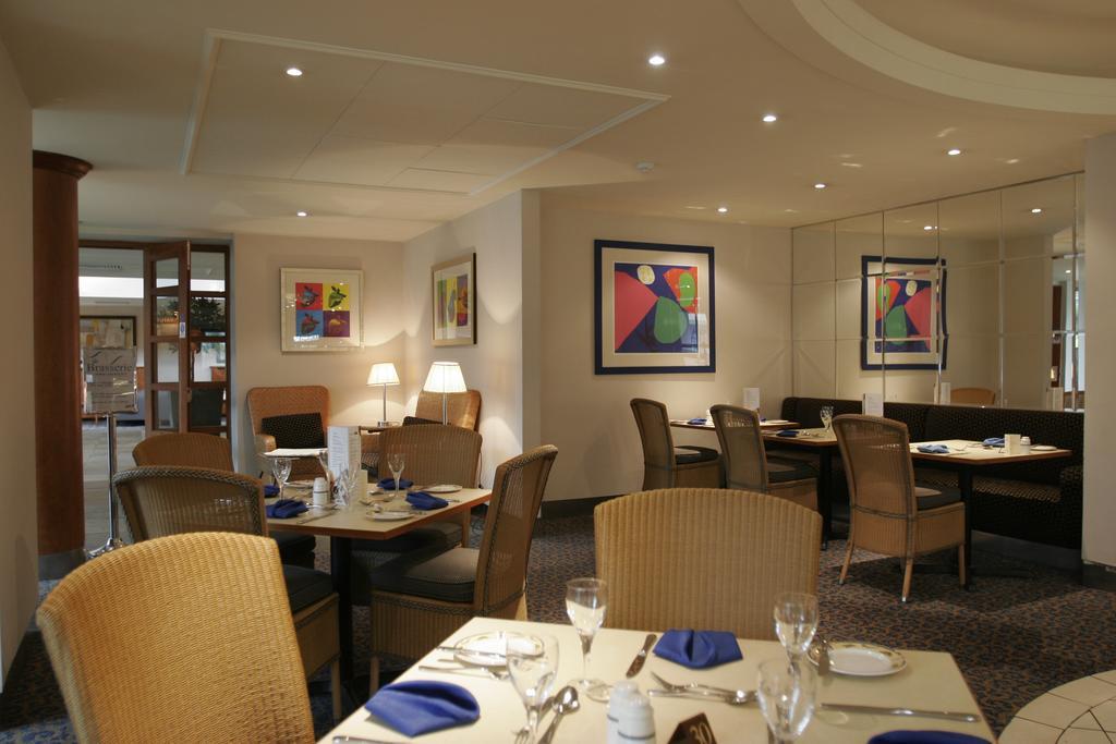Apollo Hotel Basingstoke Exterior photo