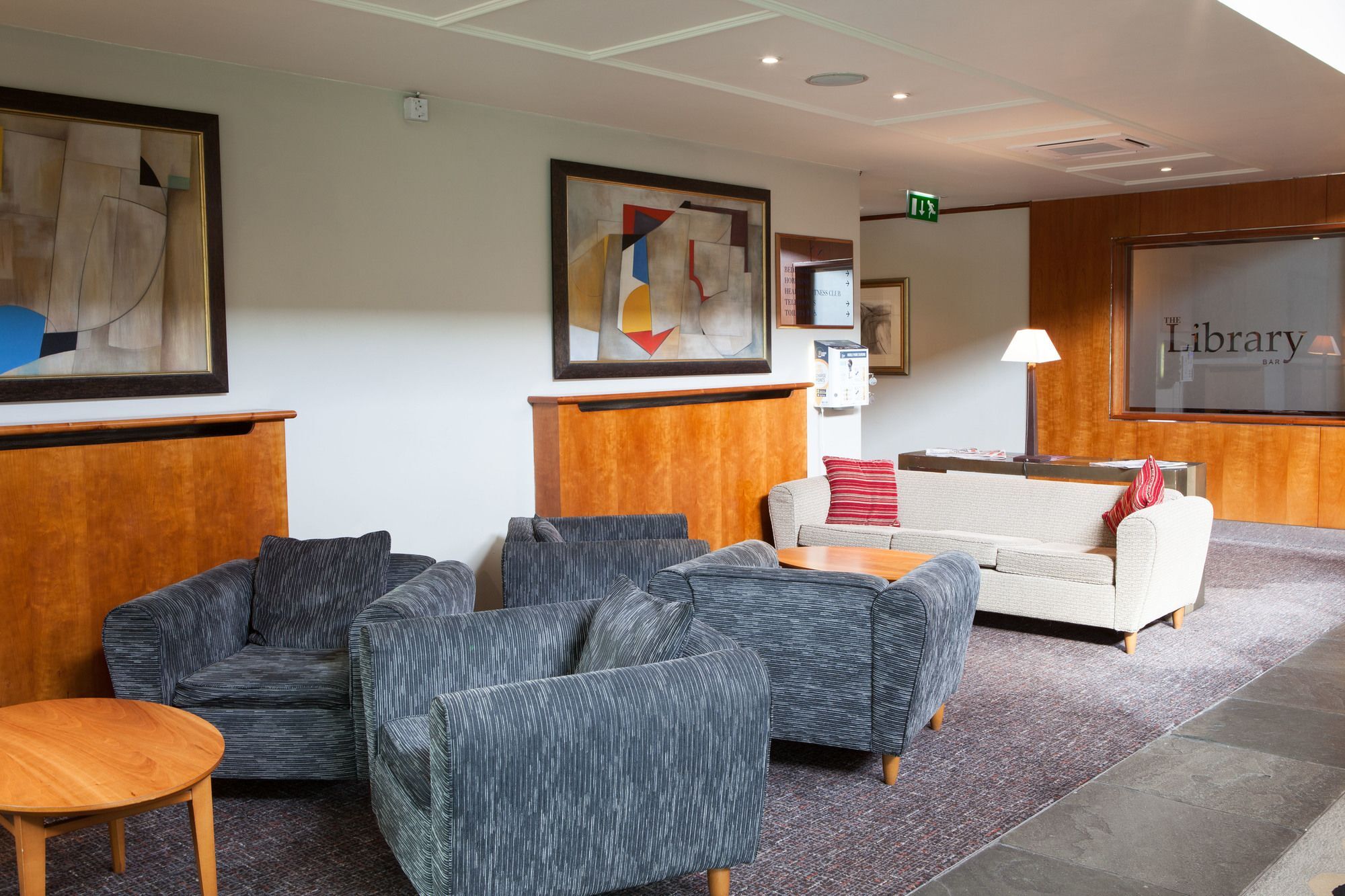 Apollo Hotel Basingstoke Exterior photo